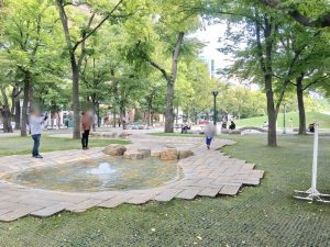 大通公園の遊水路