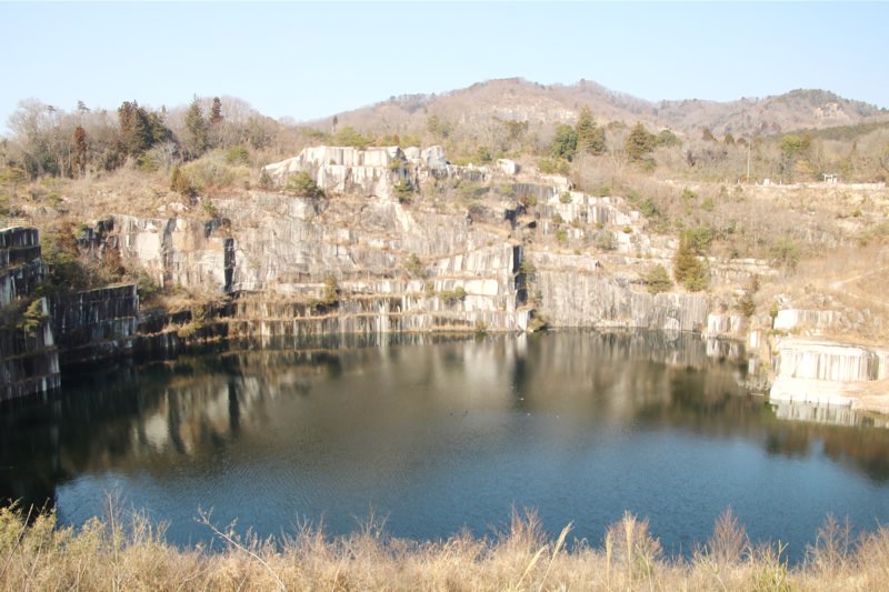 日本最大の採石場 石切山脈 のプレミアムツアーに参加 地図にない湖に笠間栗のモンブランも 茨城県笠間 しょうラヂオ