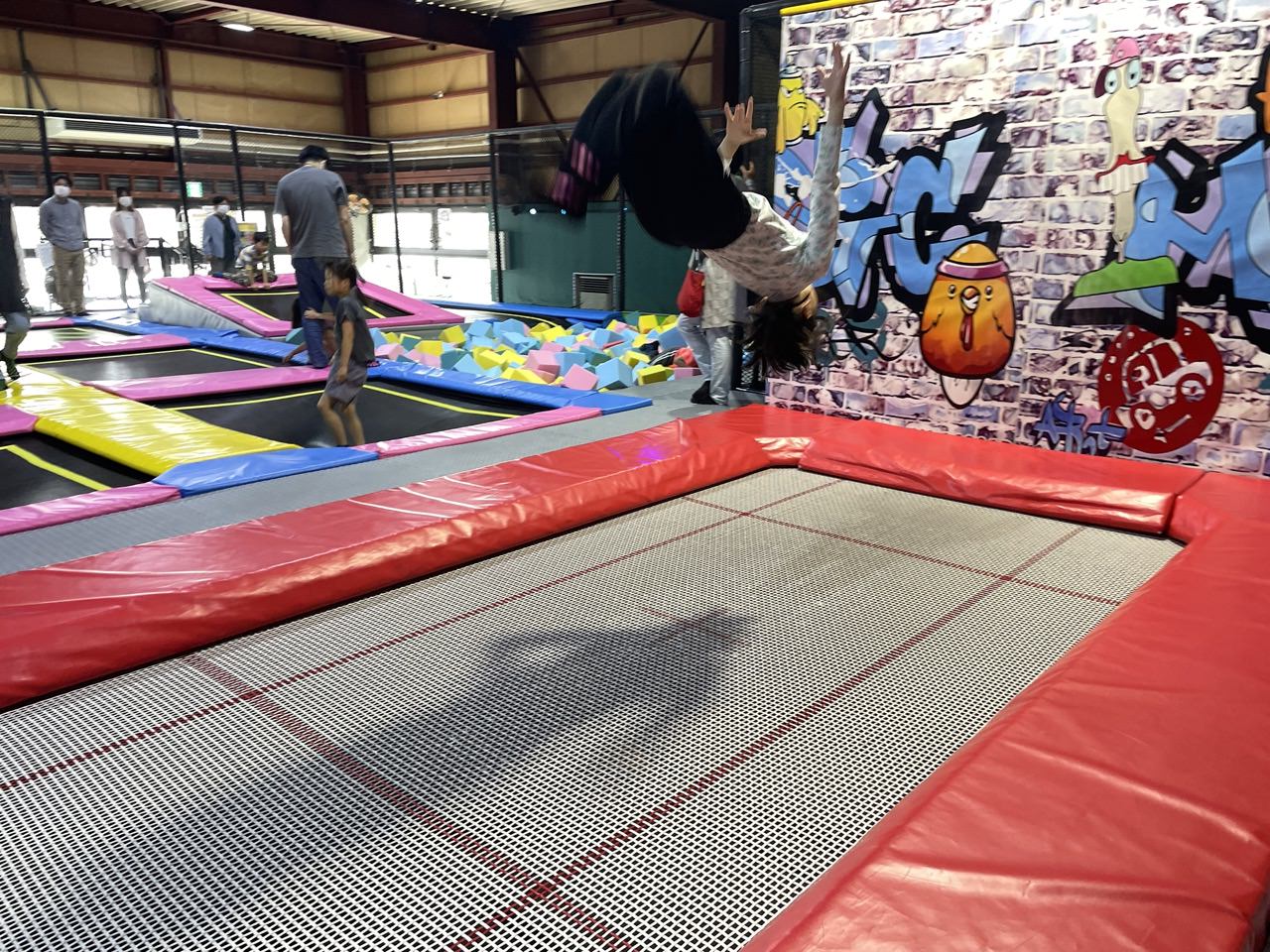 トランポリンパーク ジャンポリン(Jumpolin)足利」雨でもOK！親子で 